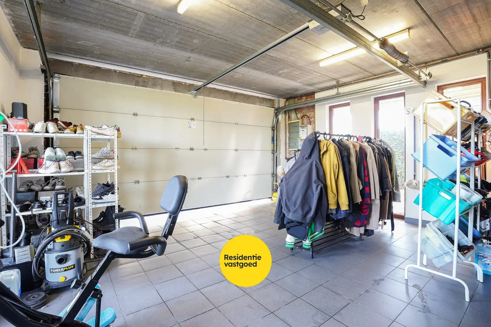 Ruime gezinswoning in doodlopende straat foto 13