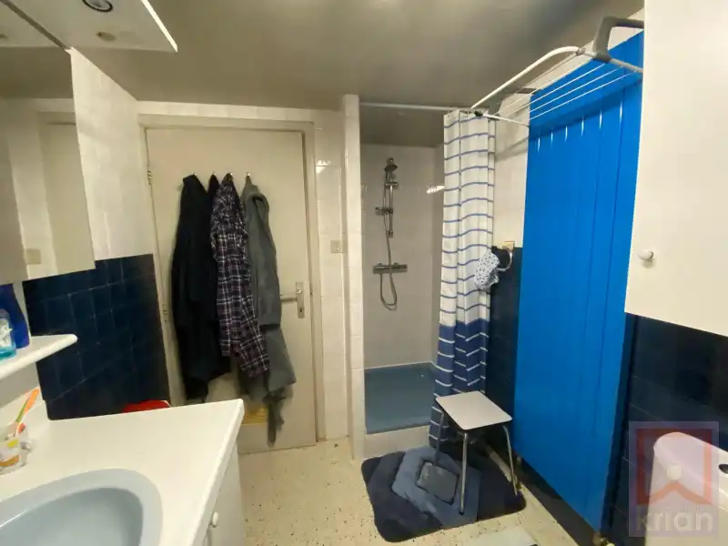 Ruime woning met tuin, 2 grote garages en kelder op grond groot 688m² foto 22