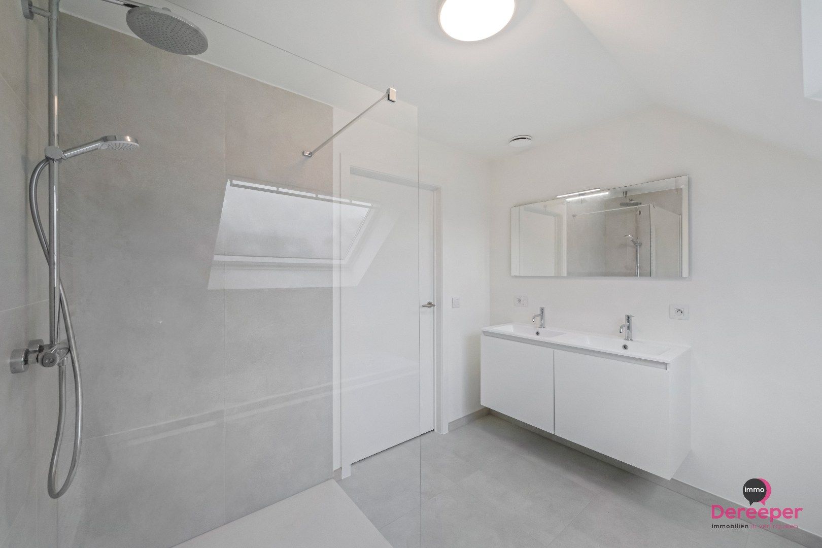 Rustig gelegen halfopen nieuwbouwwoning  foto 16