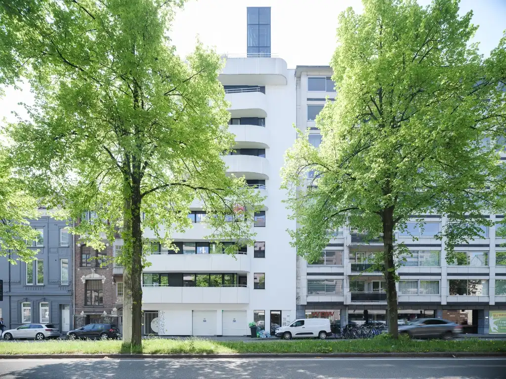 Luxueus en lichtrijk 2-slaapkamer appartement met ruim terras foto 19