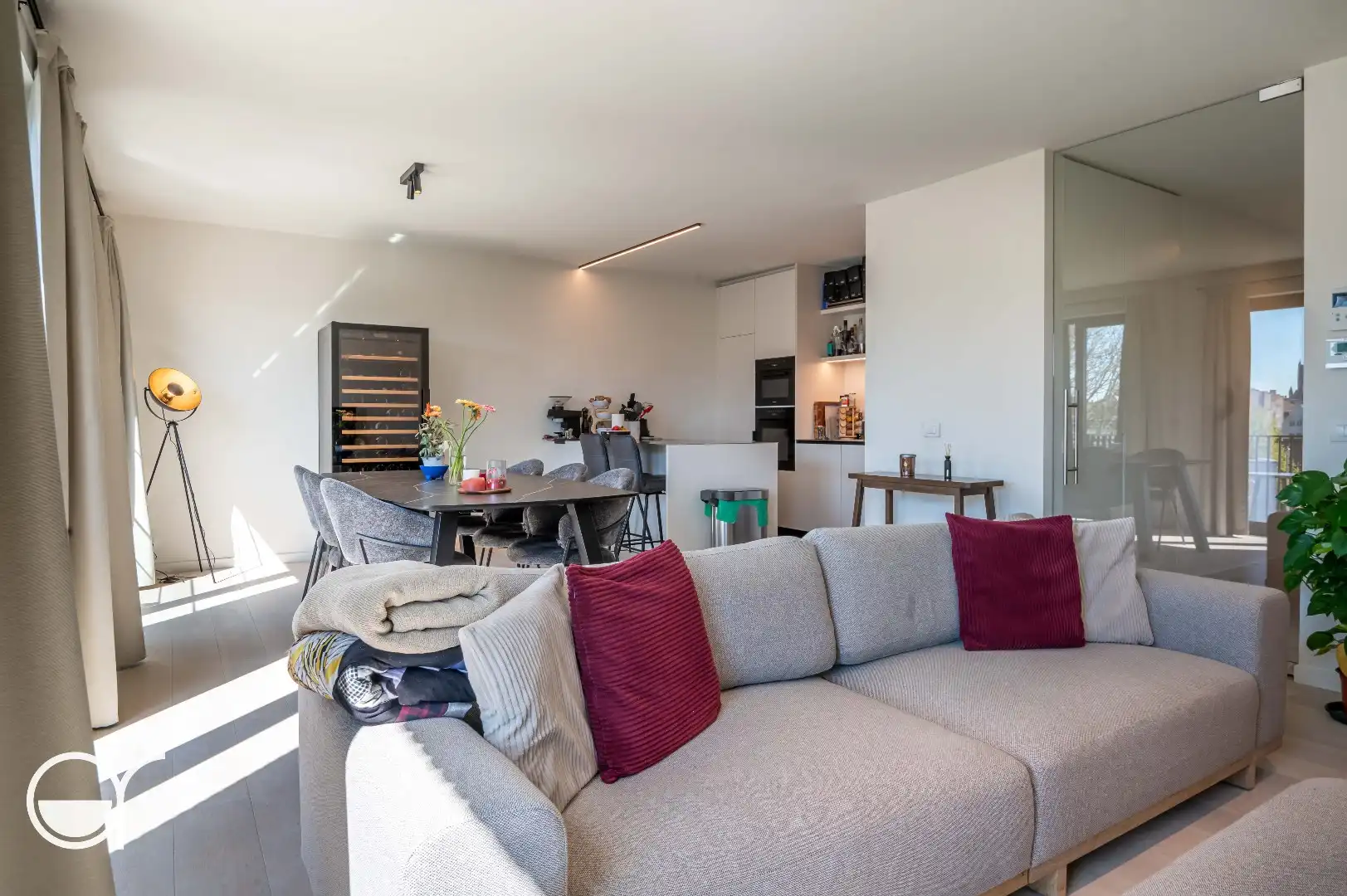 Luxe drieslaapkamerappartement aan de Ham foto 3