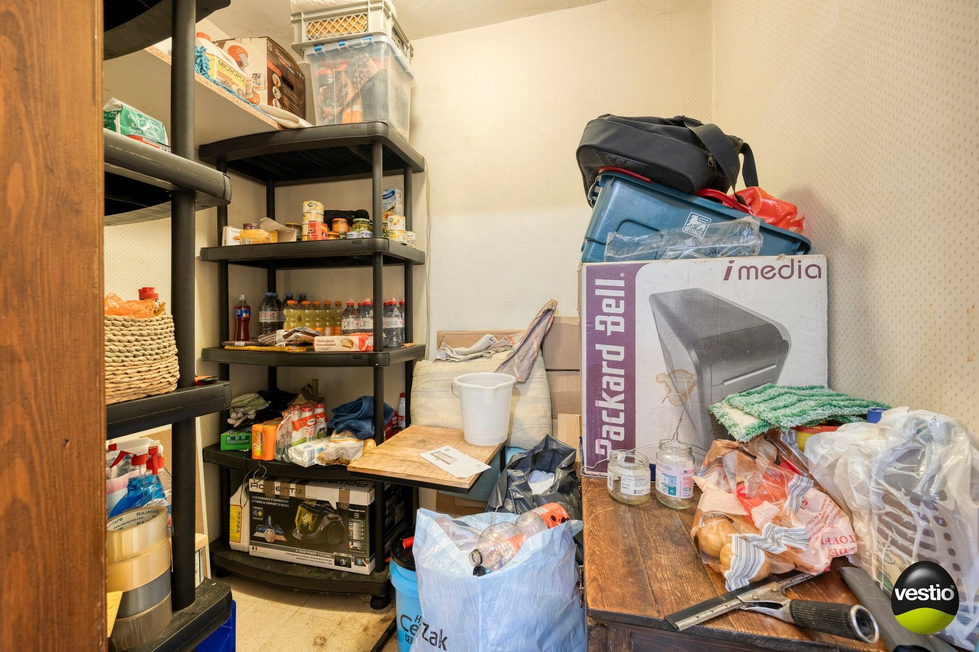 Te renoveren 2-slaapkamerappartement met terras, garagebox en kelder. foto 11