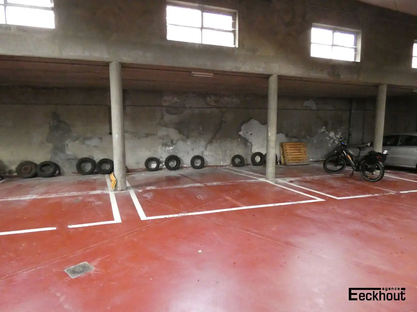 Overdekte autostaanplaats foto 3