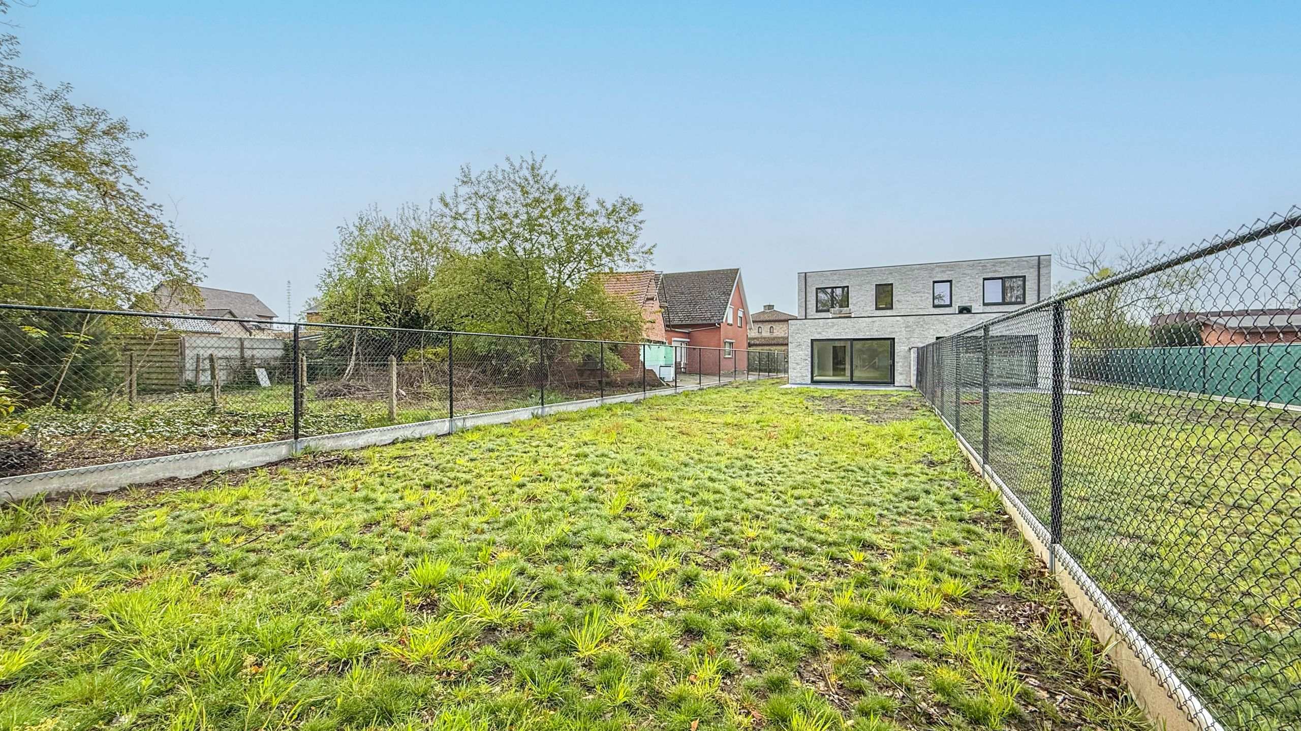 Nieuwbouwwoning (casco+) met 3 slpkms, terras en ruime tuin! foto 32