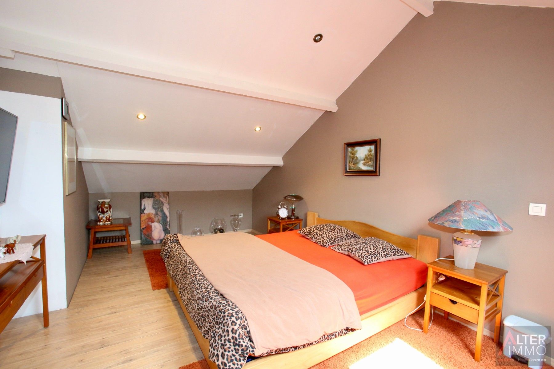 Instapklare woning met 4/5 slaapkamers op ca. 8 are! foto 15