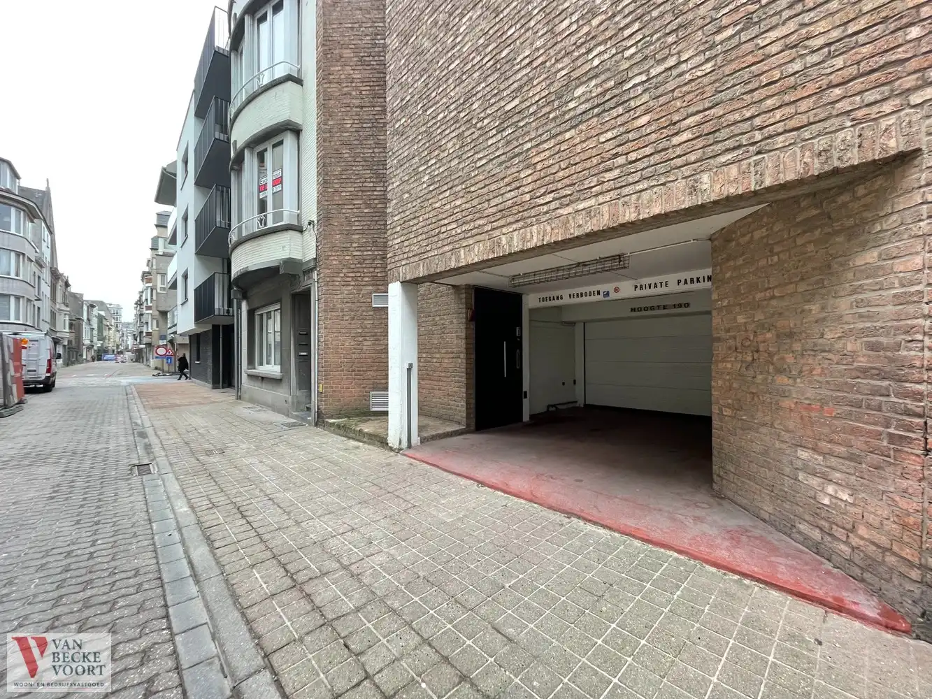 Garage te huur Christinastraat 112-114/S206 - 8400 Oostende
