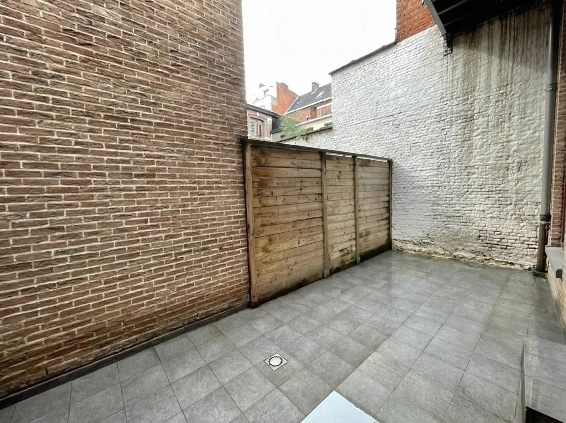 Gelijkvloers appartement met terras in historisch centrum foto 7