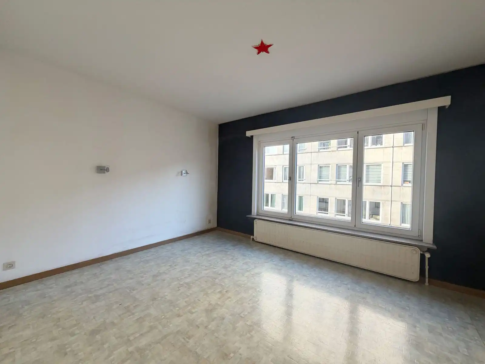Lichtrijk appartement met 2 ruime slaapkamers EN GARAGEBOX en zicht op het park foto 6