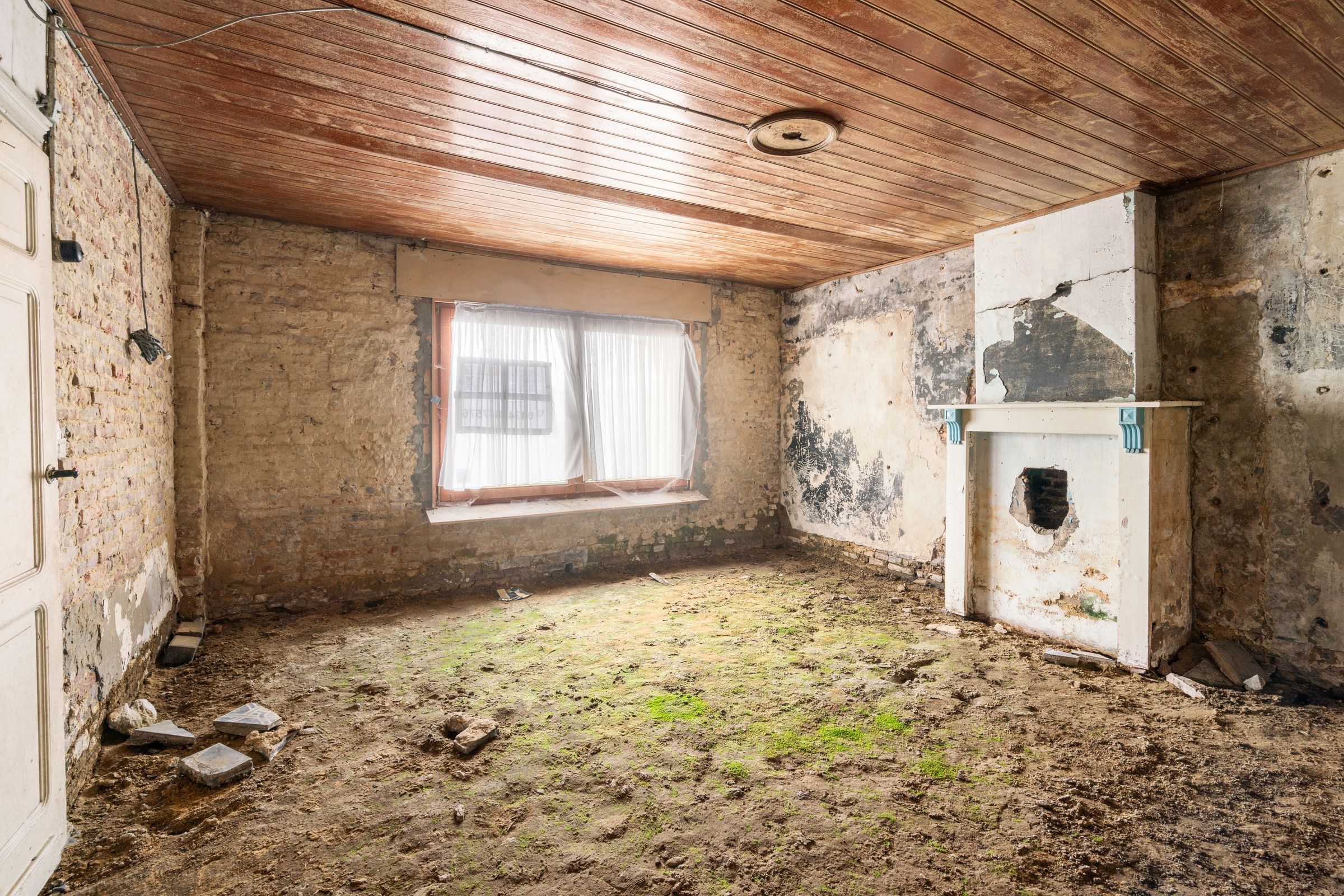 Te renoveren woning met zicht op de velden te Knesselare foto 3