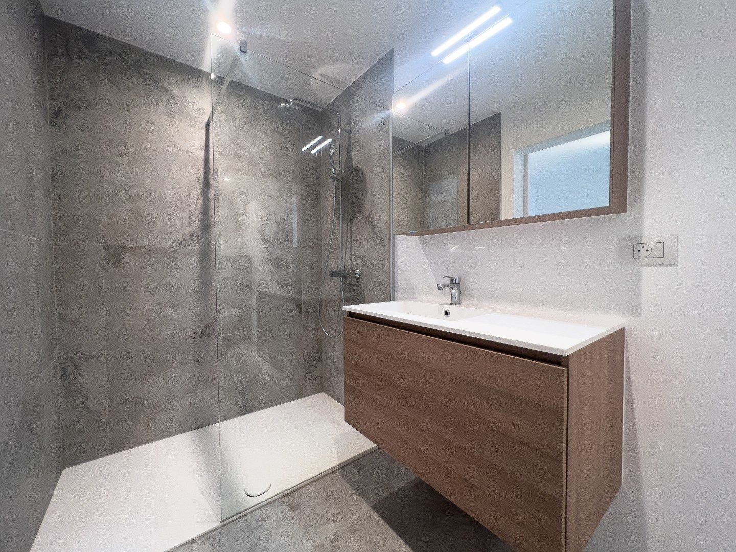 Nieuw appartement met inpandige garage gelegen op wandelafstand van het centrum, Zeedijk en C. C. Scharpoord foto 11