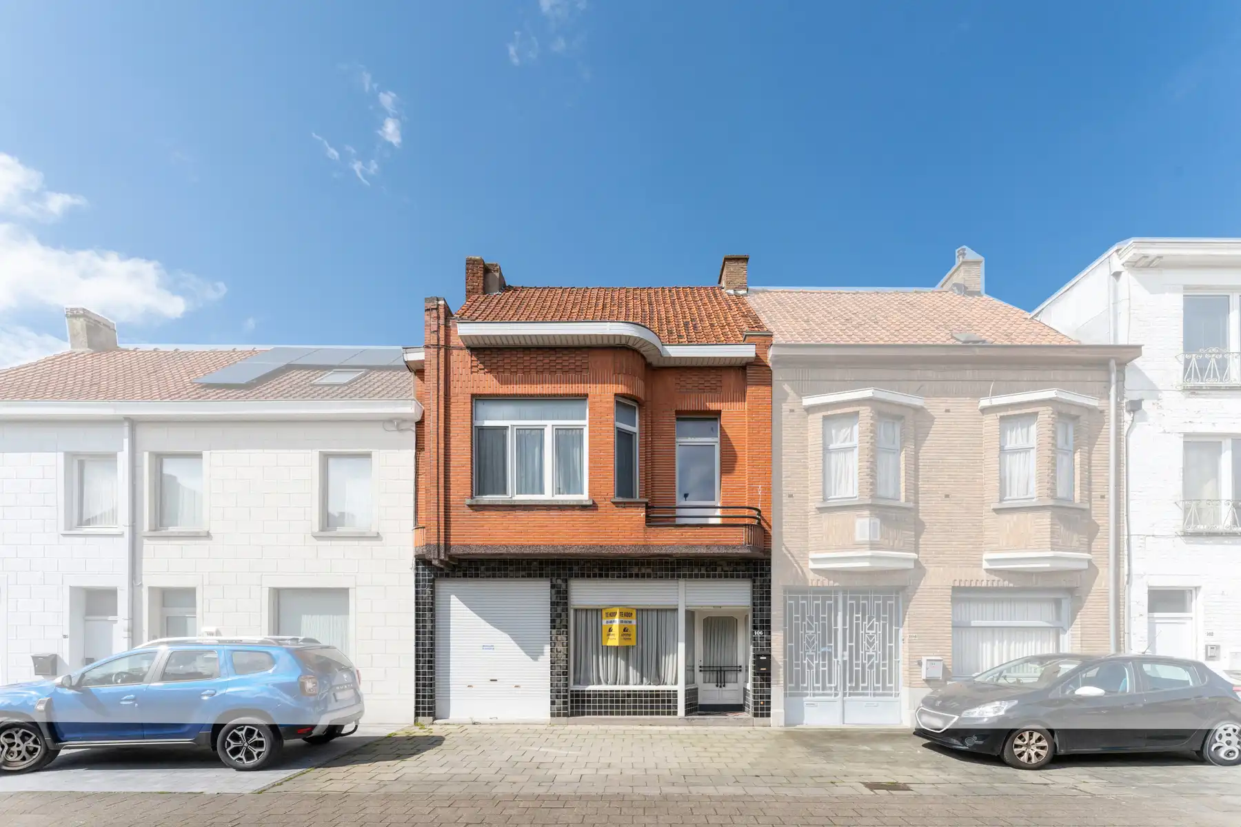 Hoofdfoto van de publicatie: Vernieuwde woning,  gelegen te Roeselare met tuin en garage 