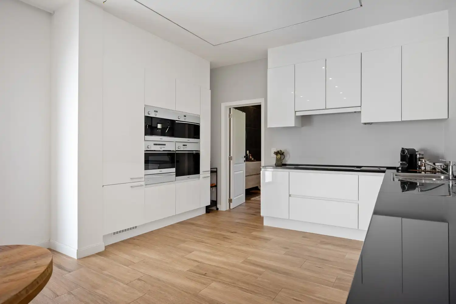 Recent gerenoveerde woning met 4 slpkrs en tuin foto 7
