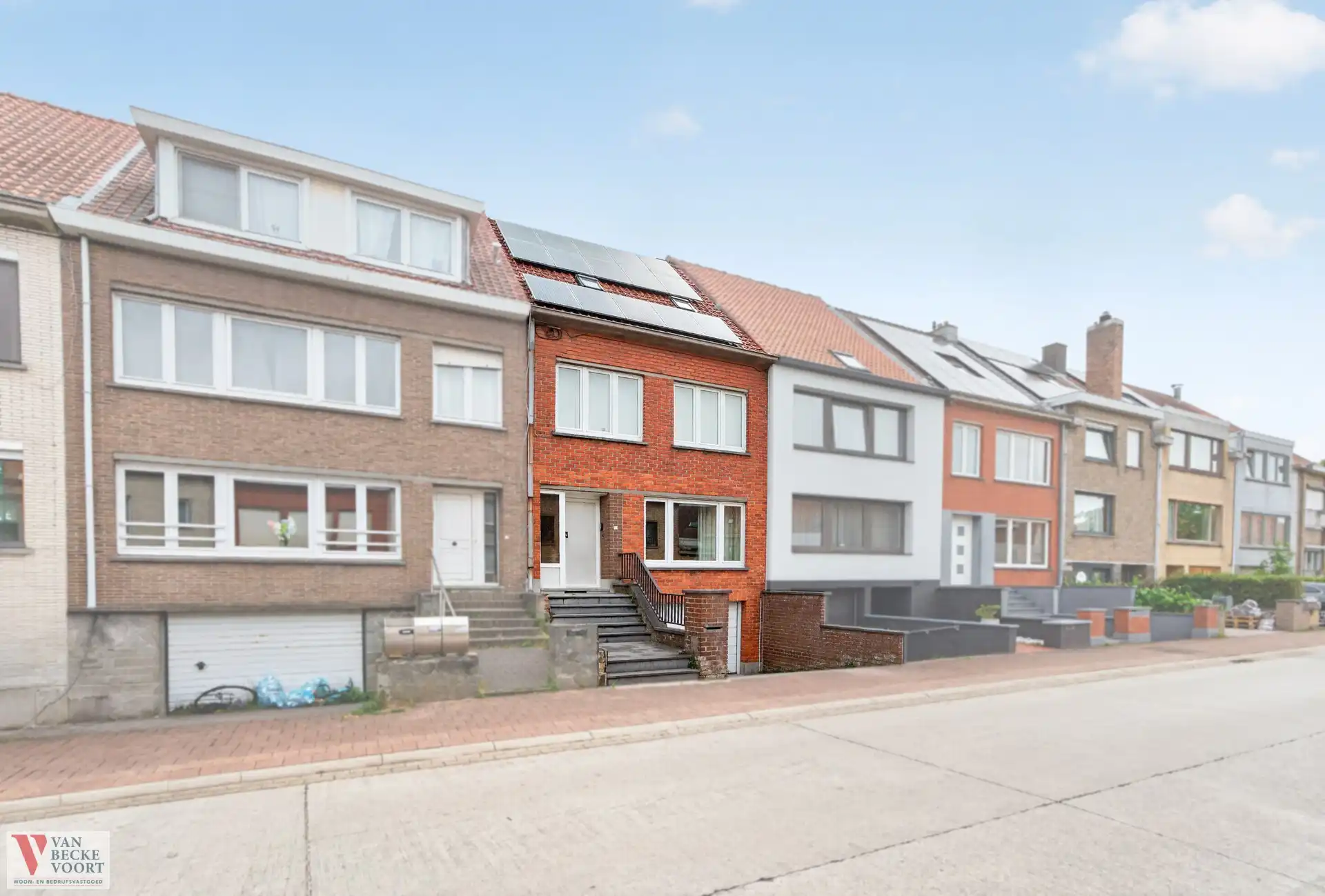 Te renoveren bel-etagewoning met garage foto 14