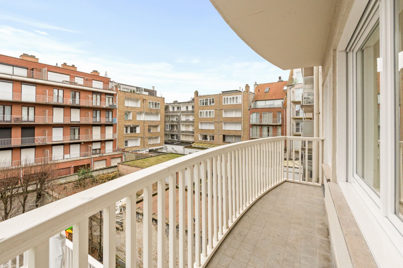 Ruim en volledig gerenoveerd appartement nabij Zeedijk foto 18