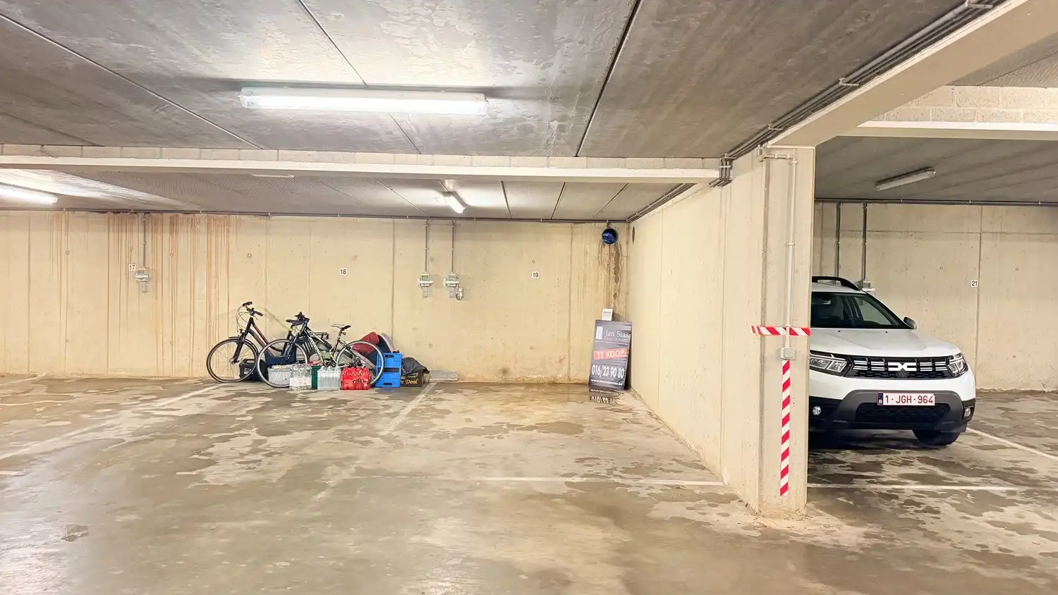 2 staanplaatsen beschikbaar: Veilig parkeren aan scherpe prijs foto 9