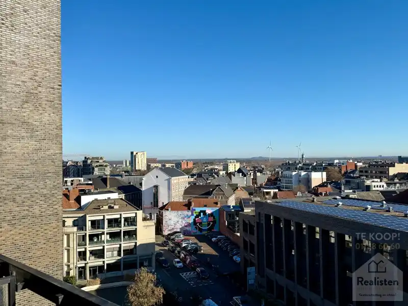 Totaal vernieuwd 2 slaapkamerappartement in hartje Hasselt foto 12