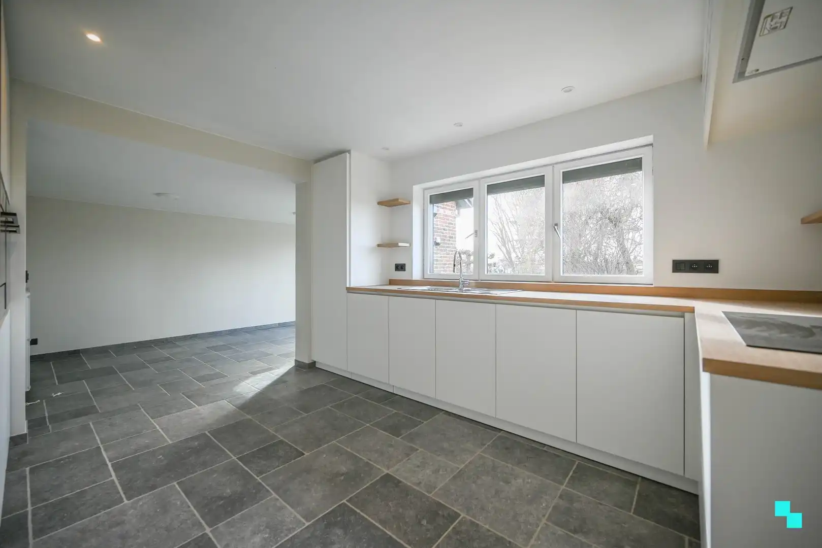 Recent gerenoveerde halfopen bebouwing foto 9