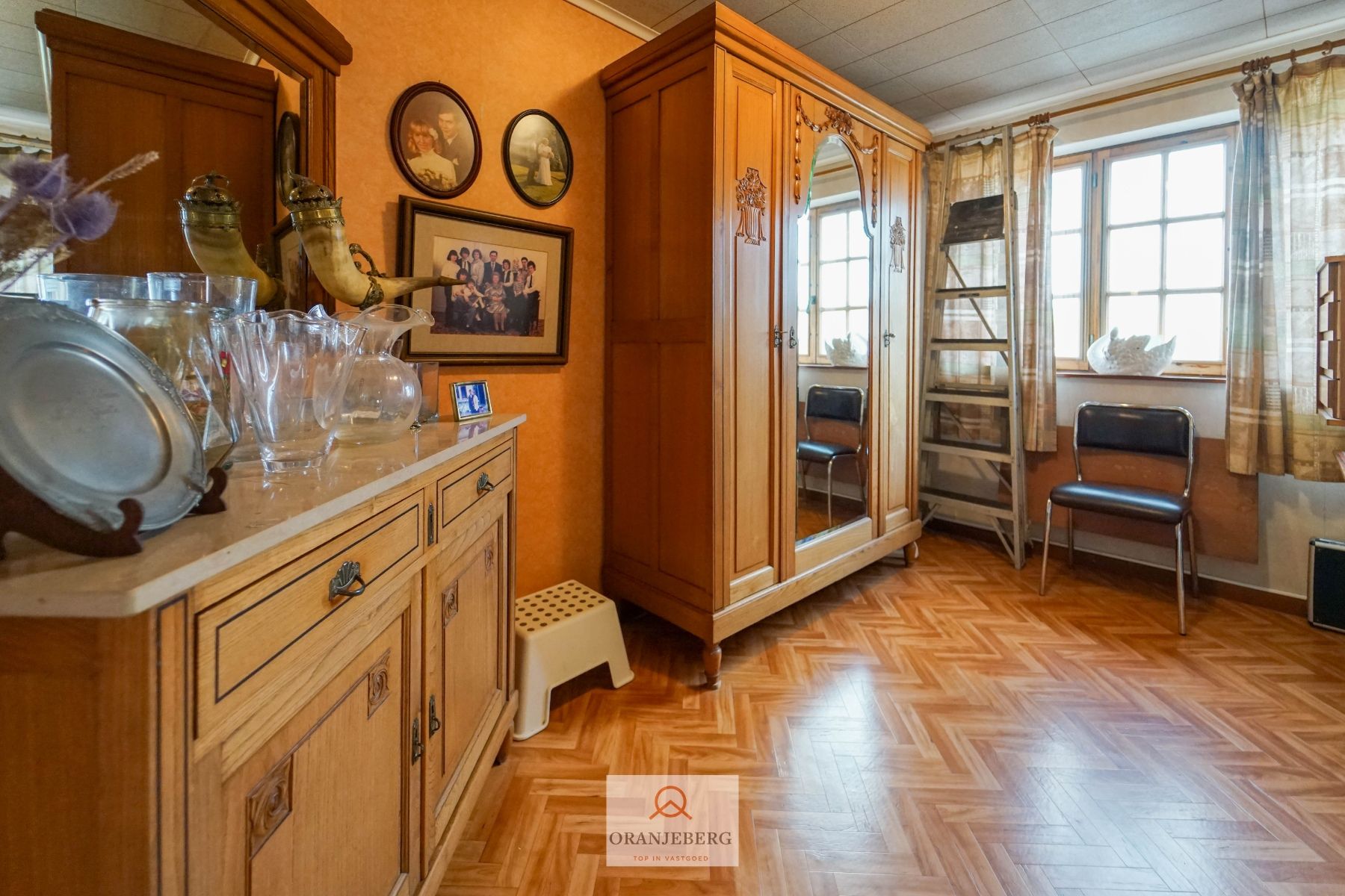 COMPROMIS IN OPMAAK! Charmante halfopen woning met oprit, tuin én garage te koop nabij UZ foto 25