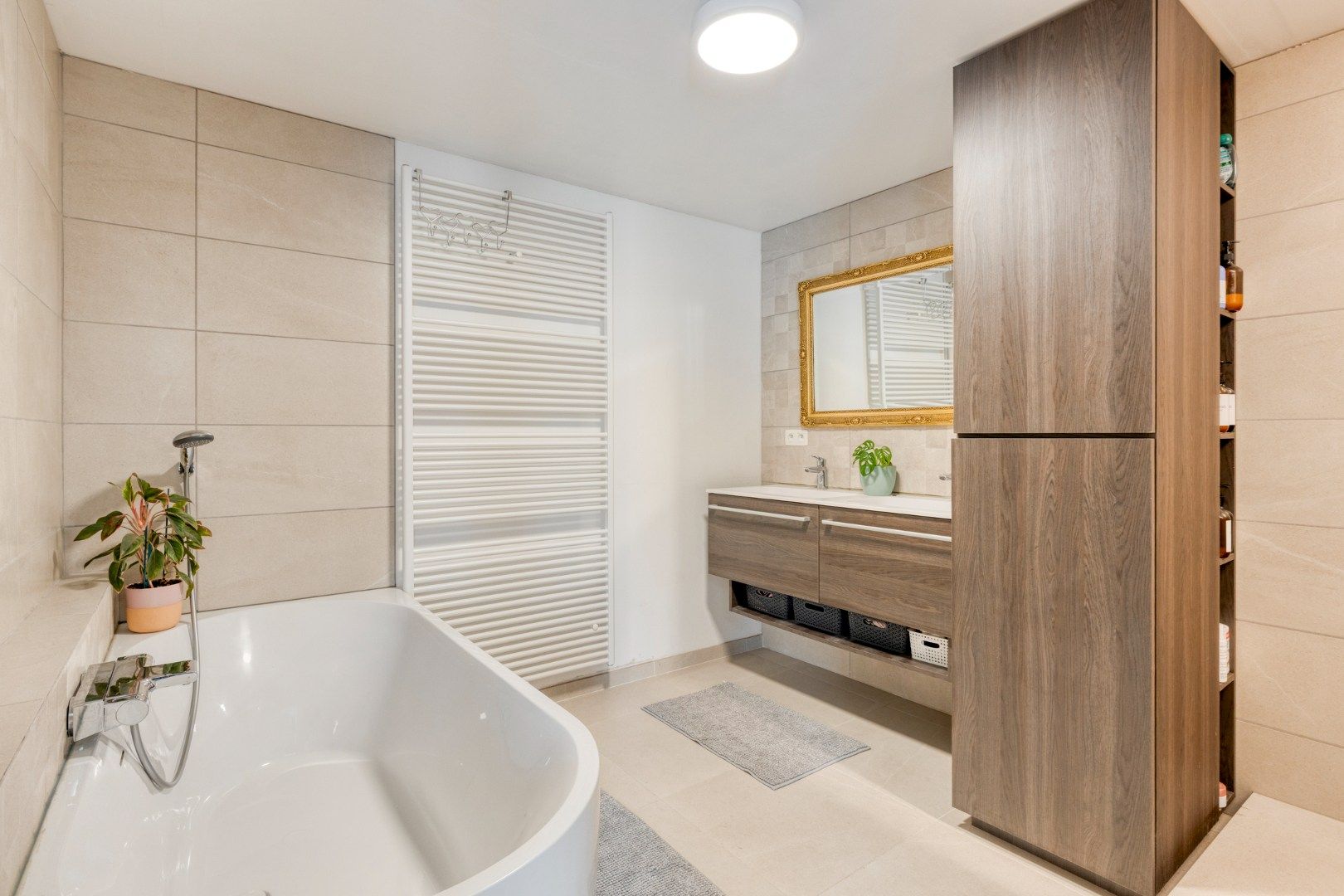 Gerenoveerde, halfopen woning op 840 m2! foto 13