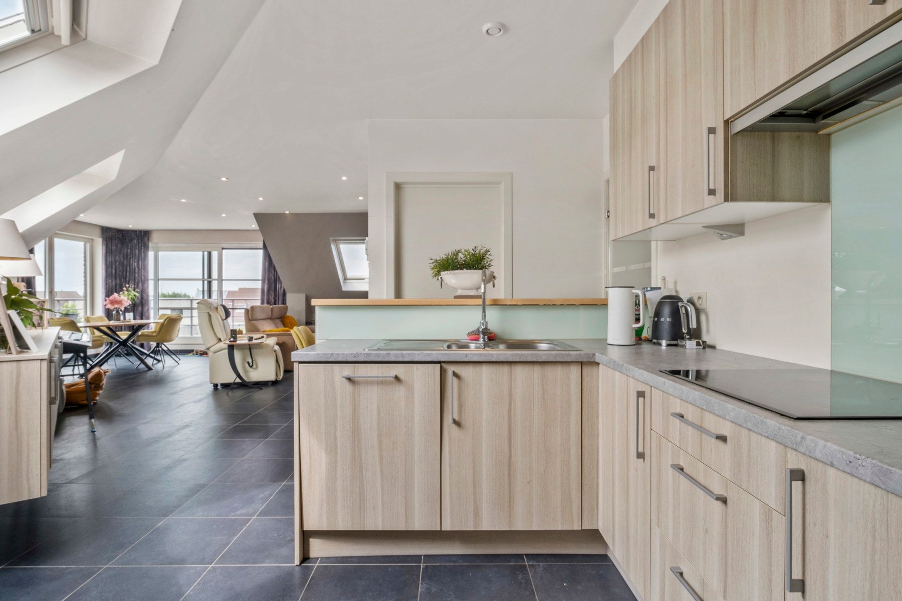 Ruim appartement te Aartrijke foto 8