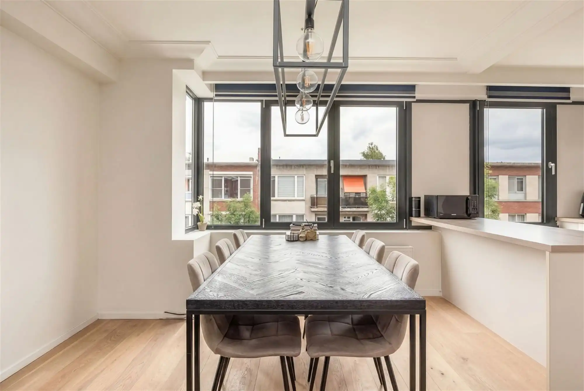 Instapklaar appartement met 2 slaapkamers en terras foto 4