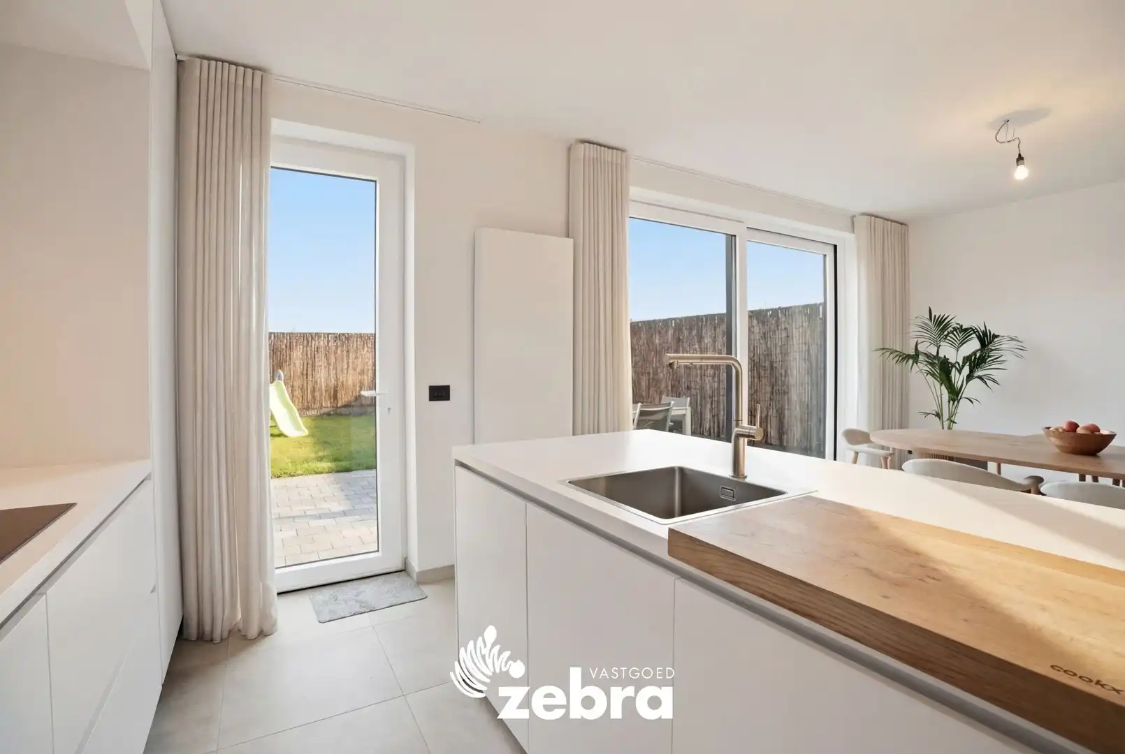 Instapklare woning met 3 slaapkamers en garage te Meulebeke! foto 12