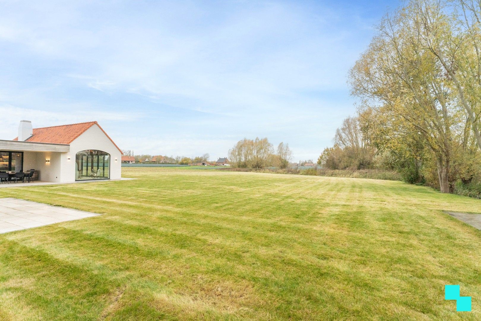 Landelijk gelegen te Ardooie: unieke nieuwbouwwoning (2023) met twee bijgebouwen op een perceel van 5.000 m² foto 4