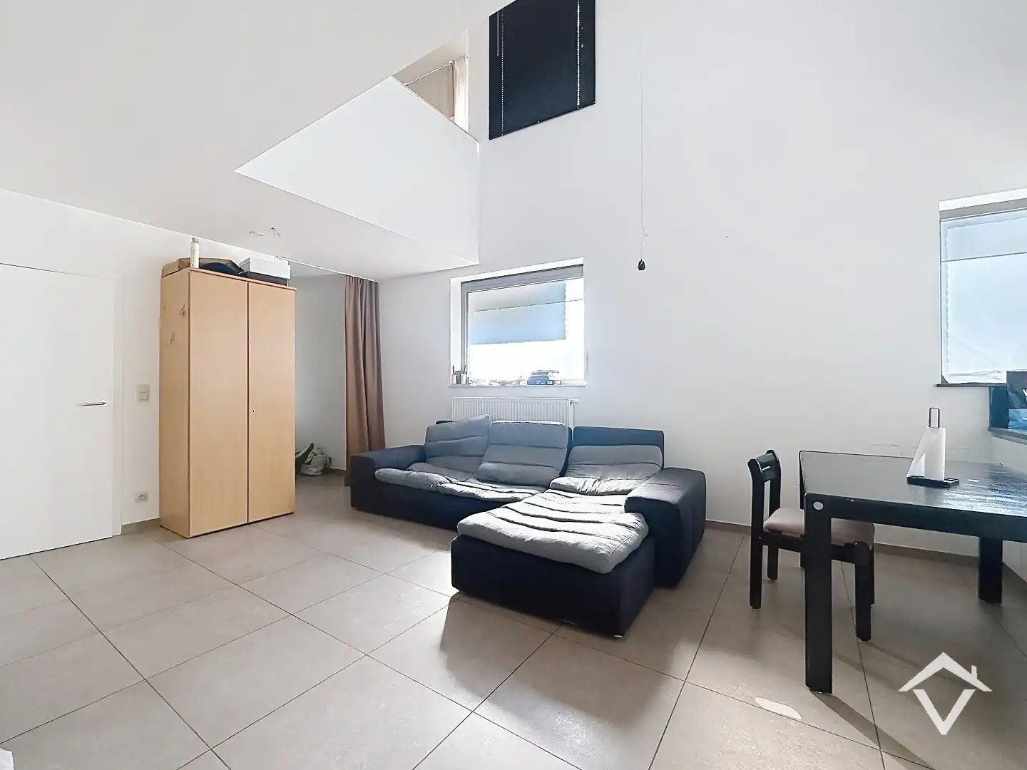 Bel-étagewoning met 2 slaapkamers, zonnig dakterras en ruime garage te centrum Roeselare foto 6