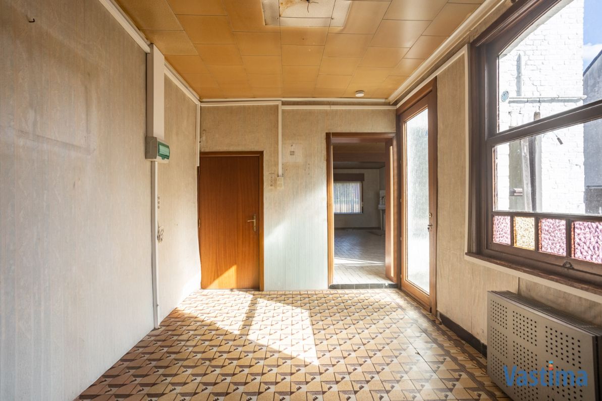 Renovatiewoning met grote tuin nabij centrum Erembodegem foto 9