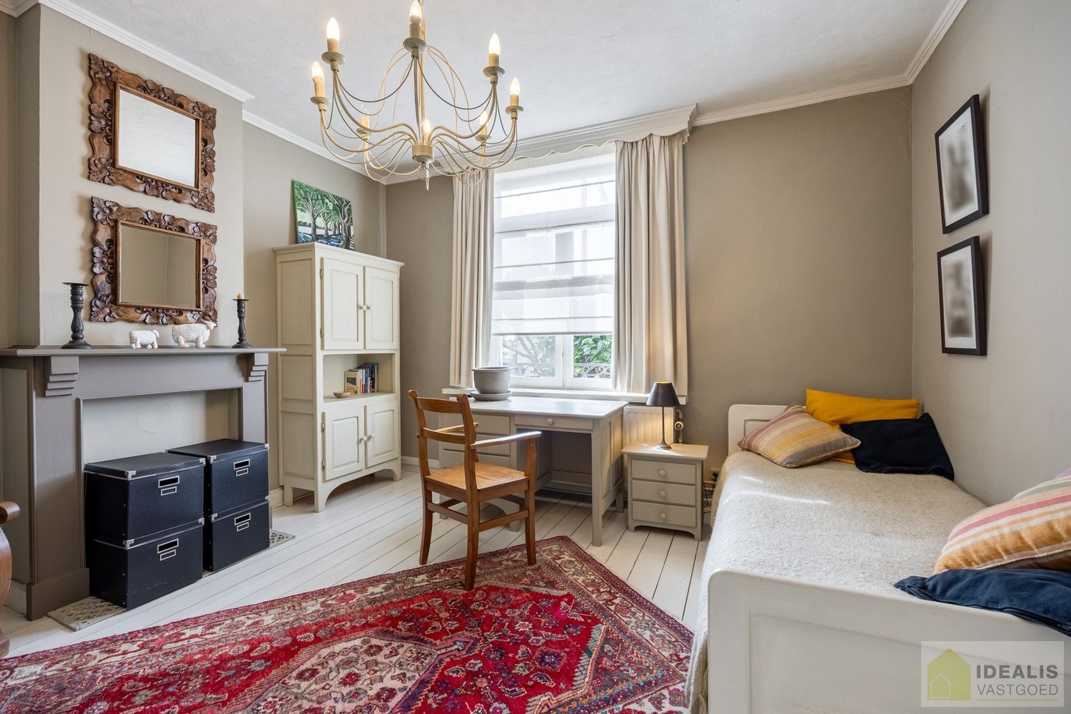 RUIME, CHARMANTE EN INSTAPKLARE WONING IN HARTJE HAMONT! HEERLIJKE WOONKAMER VOORZIEN VAN PARKET EN MET HAARD, LICHTRIJKE KEUKEN MET DIRECTE TOEGANG TOT PRACHTIGE VERANDA, 4 SLAAPKAMERS, RUIME GARAGE EN PRACHTIG AANGELEGDE TUIN OP SCHITTEREND PERCEEL VAN 7A 55CA IN HET HARTJE VAN HAMONT-ACHEL EN OP SLECHTS ENKELE MINUTEN VAN DE NEDERLANDSE GRENS! foto 28
