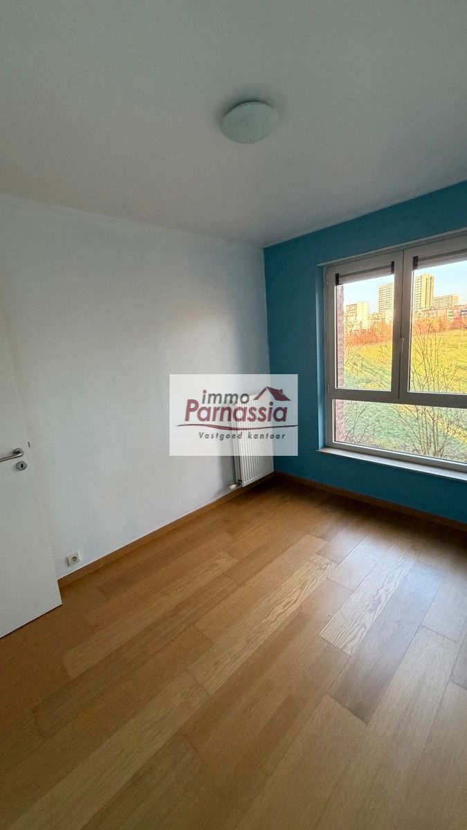 Zeer aangenaam en centraal gelegen 3 slaapkamer appartement  foto 25