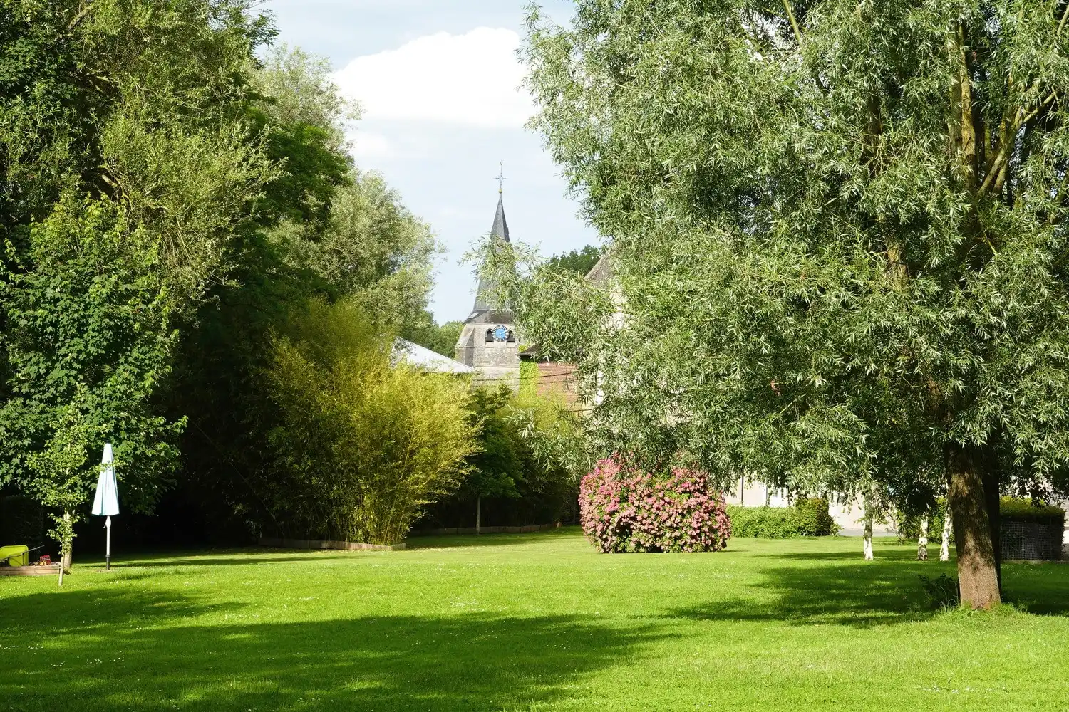 rustig gelegen klasse-VILLA met aangename leefruimtes - mooi terrein (park of weide) van 67 are foto 5