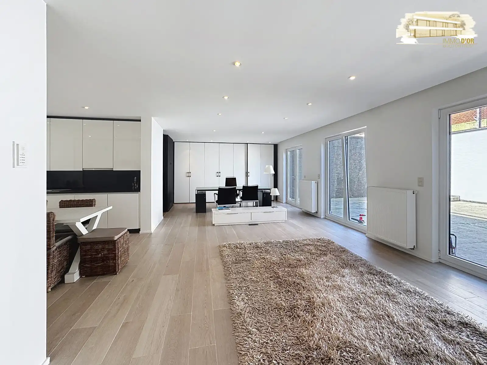 Gerenoveerd energiezuinig appartement met groot terras! foto 9