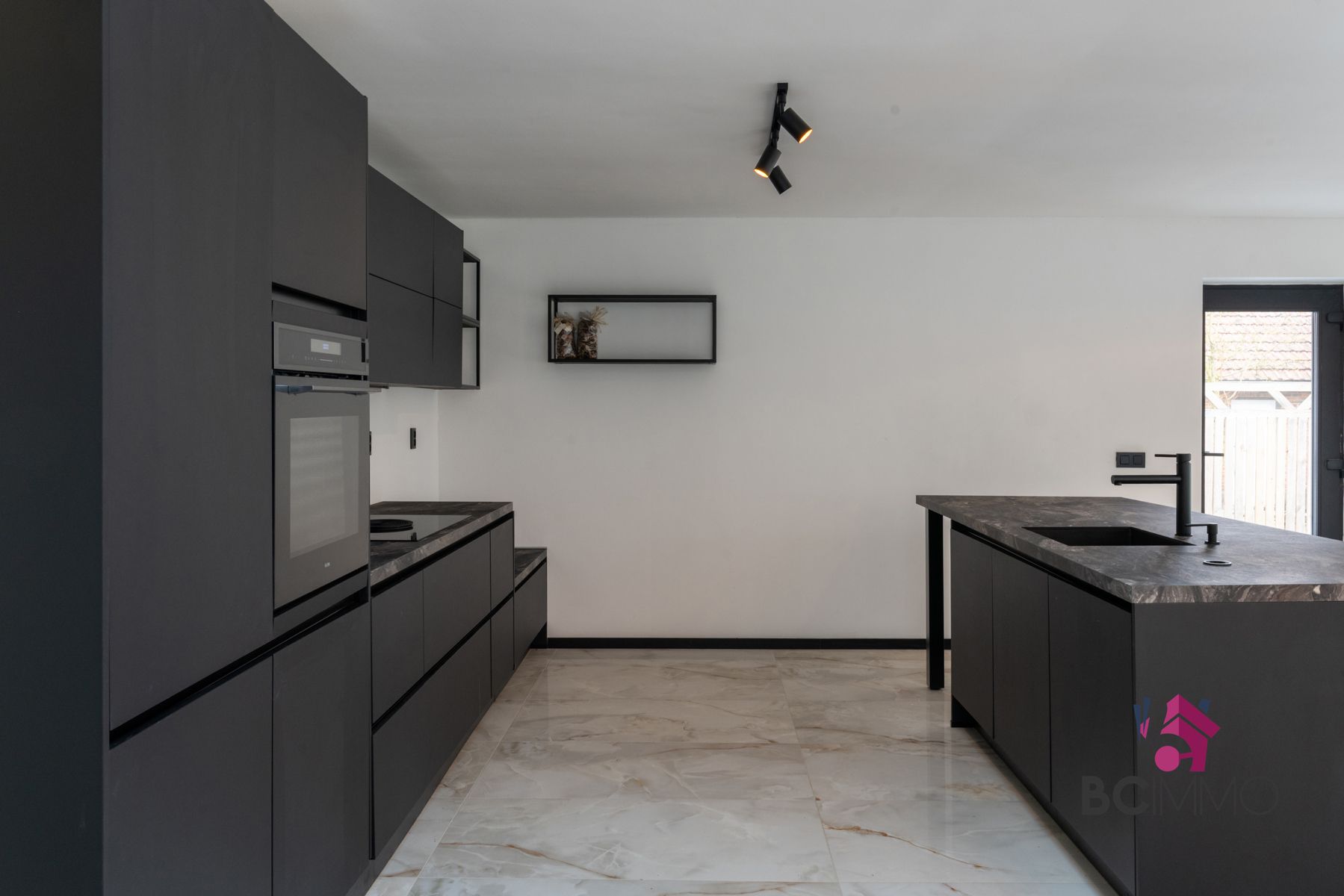 Ruime gerenoveerde woning in Hasselt-Kuringen foto 10