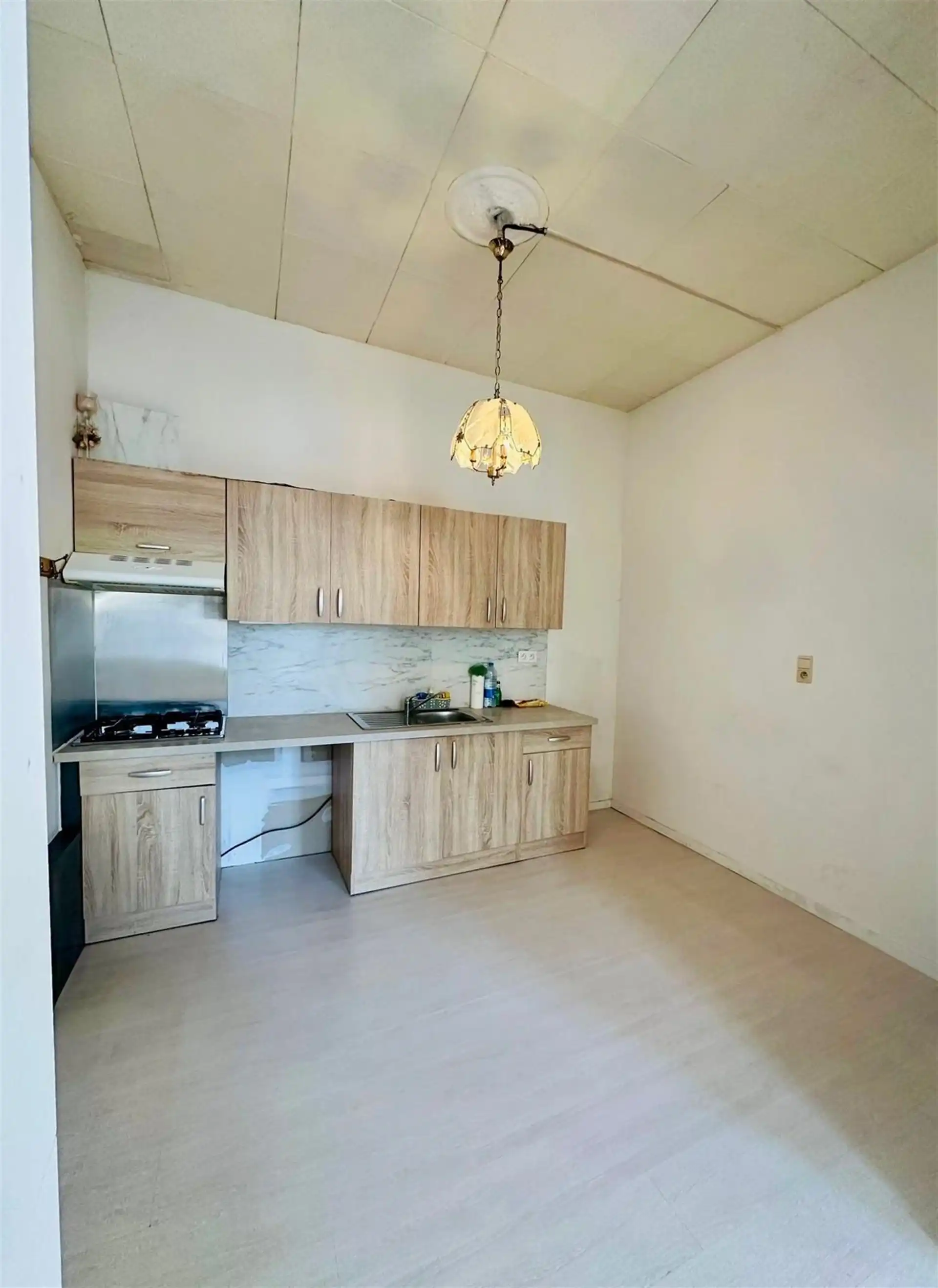 Te renoveren woning met veel potentieel in Berchem!  foto 9