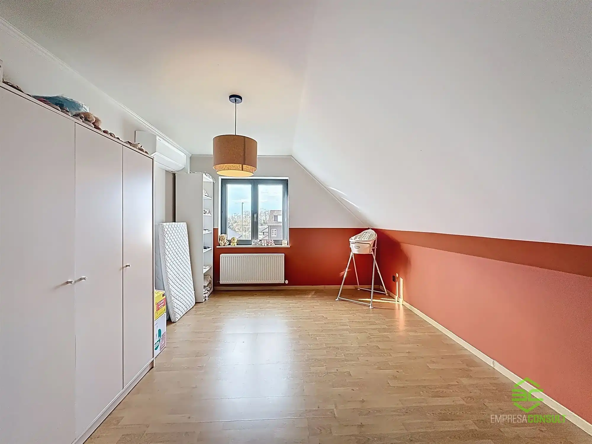 Energiezuinige gezinswoning met 5 slpk op 8a 14ca! foto 17