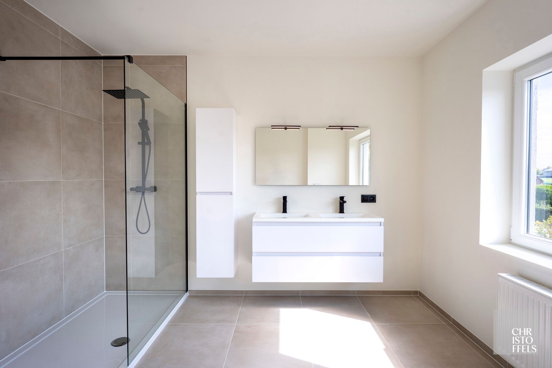 Gerenoveerde gezinswoning met tuin, op 5 min van Maastricht! foto 3