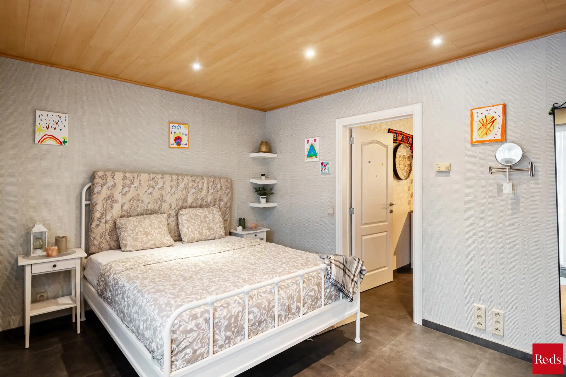 Ruim en verzorgd gelijkvloers appartement met 3 slaapkamers foto 14