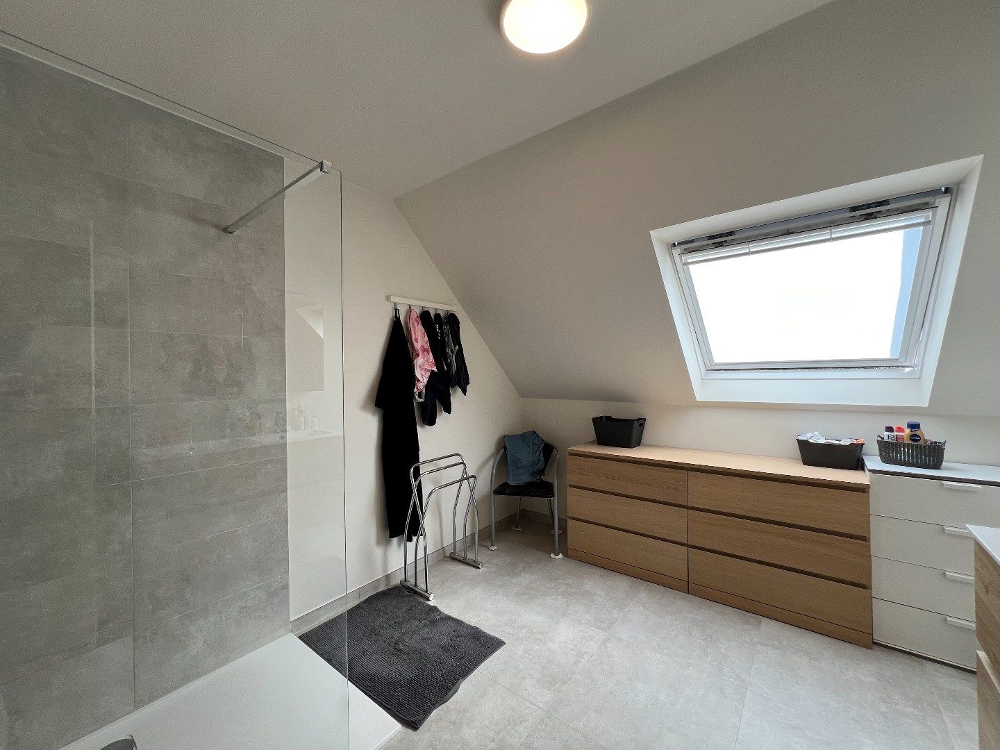 Gezellige nieuwbouwwoning met zonnige tuin en garage foto 8