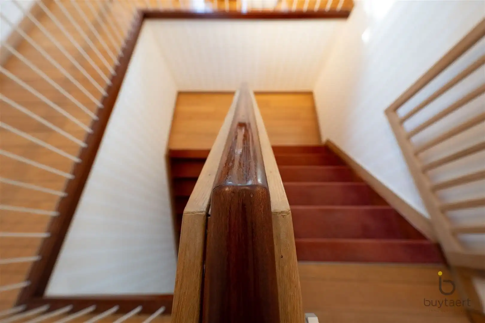 Villa met praktijk of  kangoeroewoning en Zuid - West tuin. foto 38