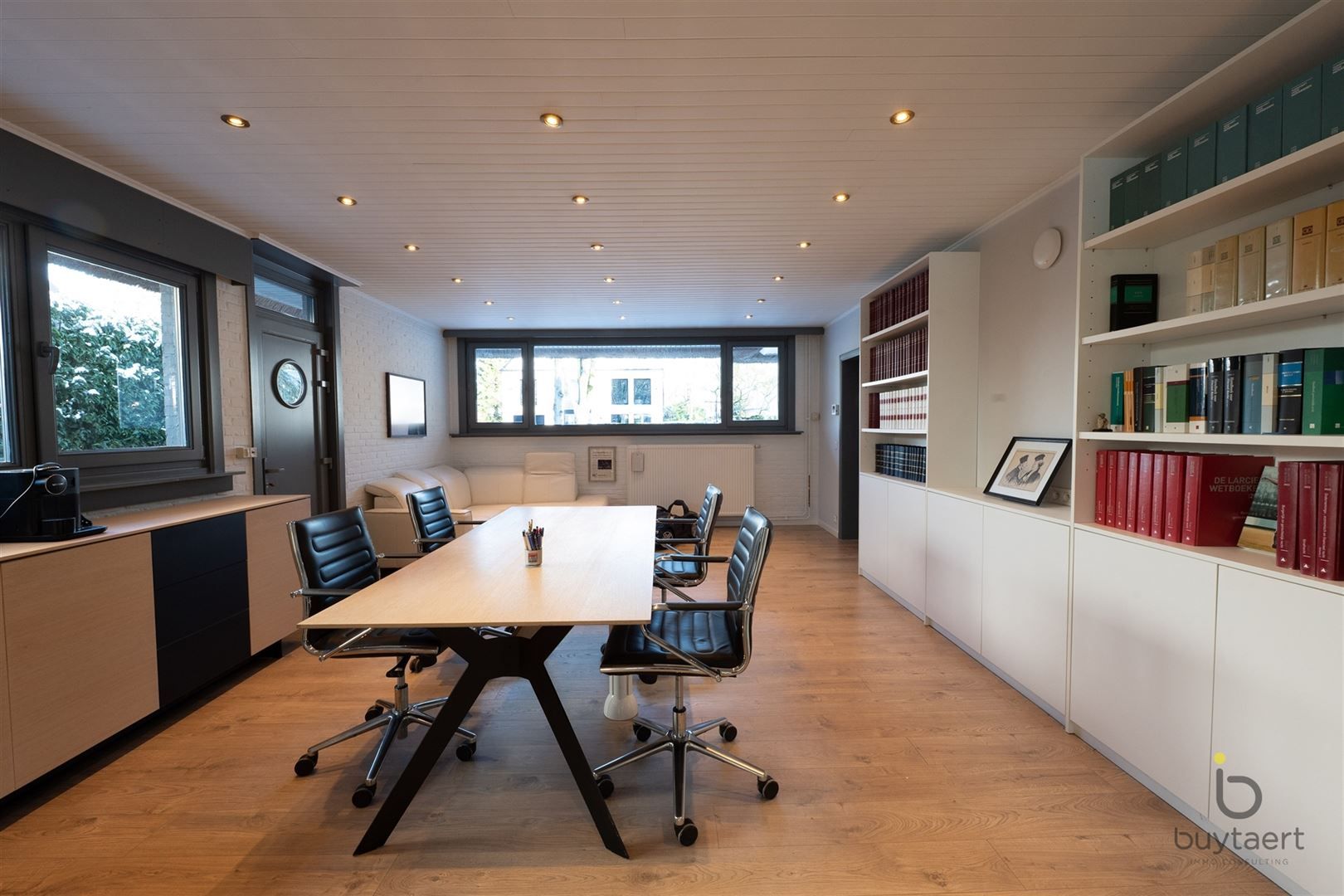 Villa met praktijk of  kangoeroewoning en Zuid - West tuin. foto 38