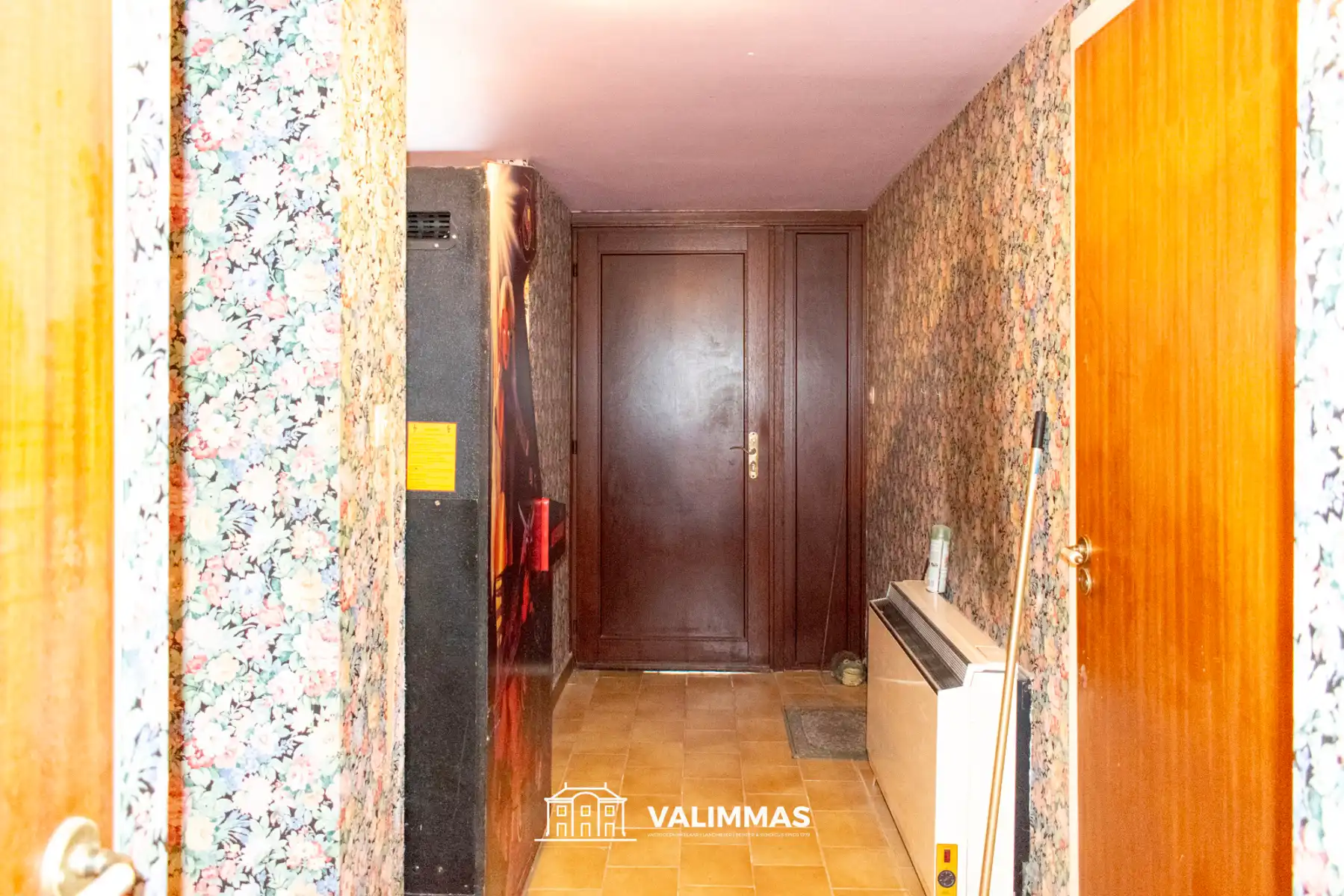 Centrum: op te knappen driegevelwoning met garage en tuin... foto 7