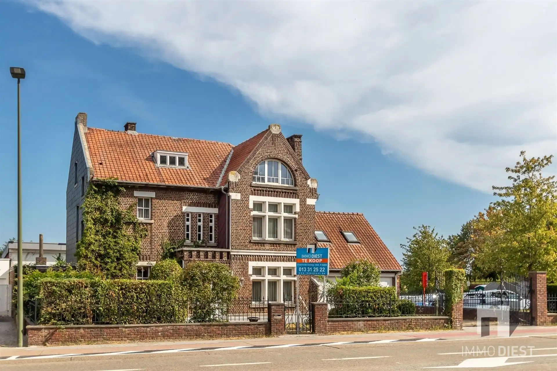 Elegante woning met vele mogelijkheden, gezellige tuin en dubbele garage foto 46