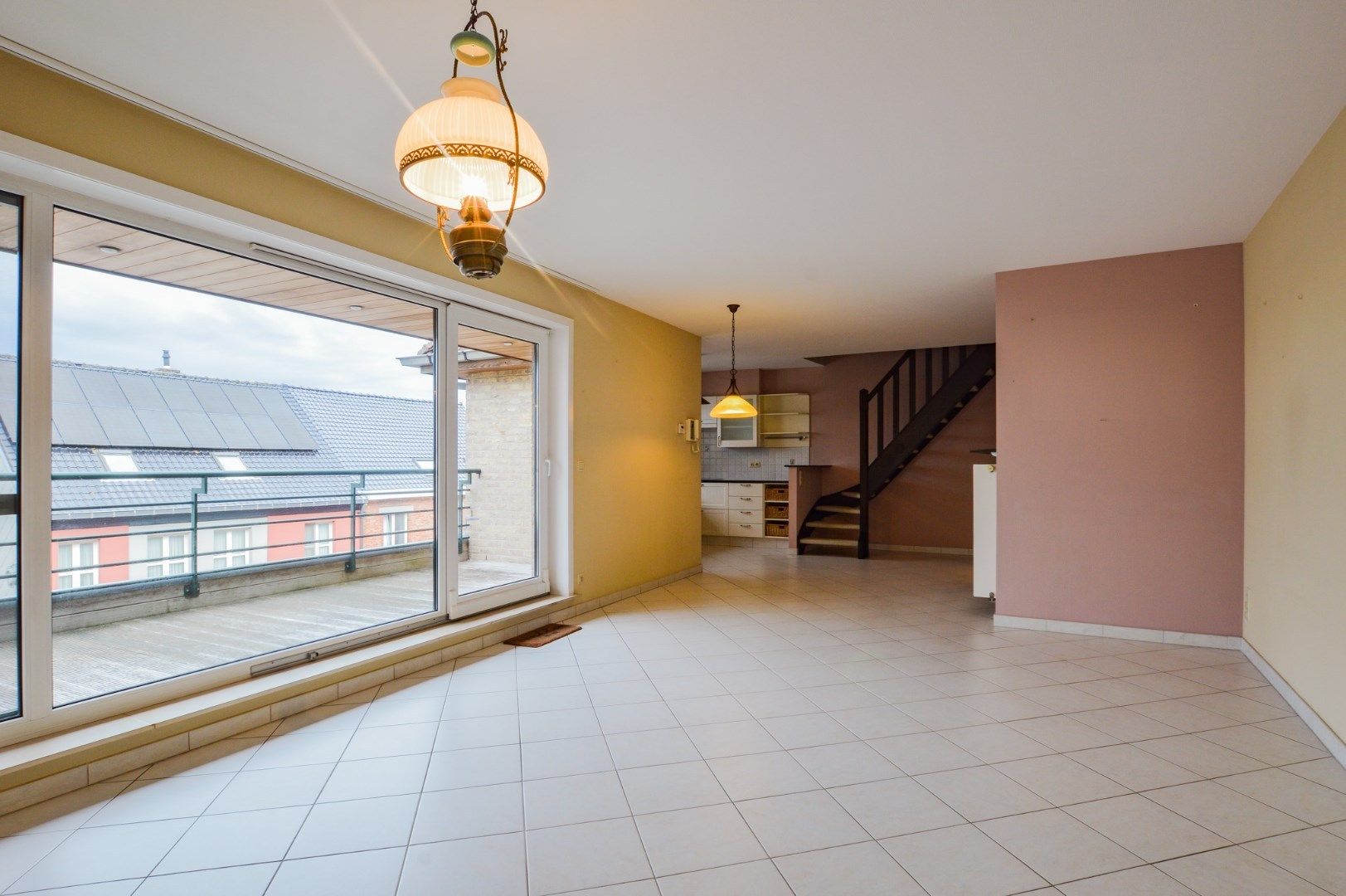 Ruim en comfortabel duplexappartement te Eernegem foto 1