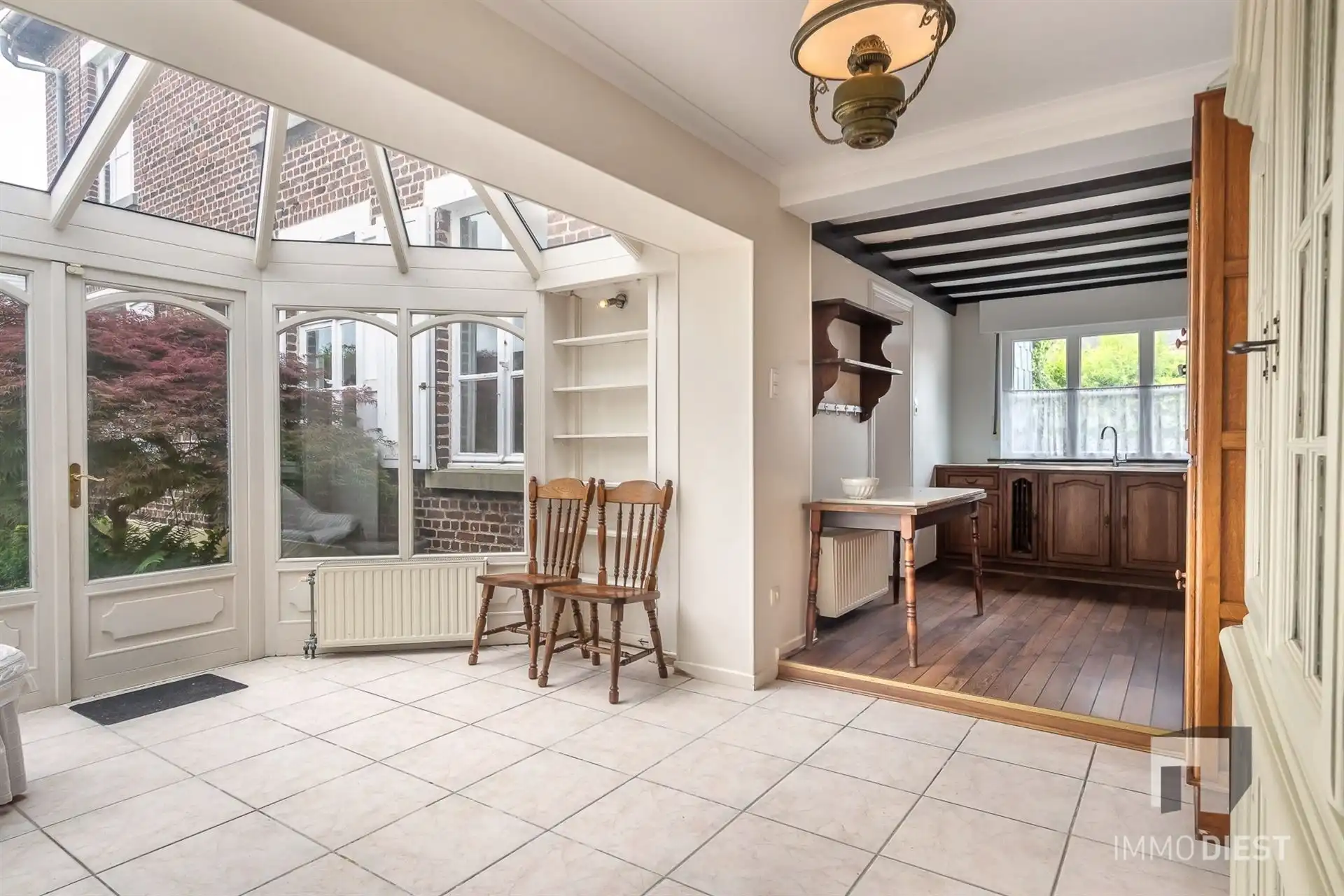Elegante woning met vele mogelijkheden, gezellige tuin en dubbele garage foto 25