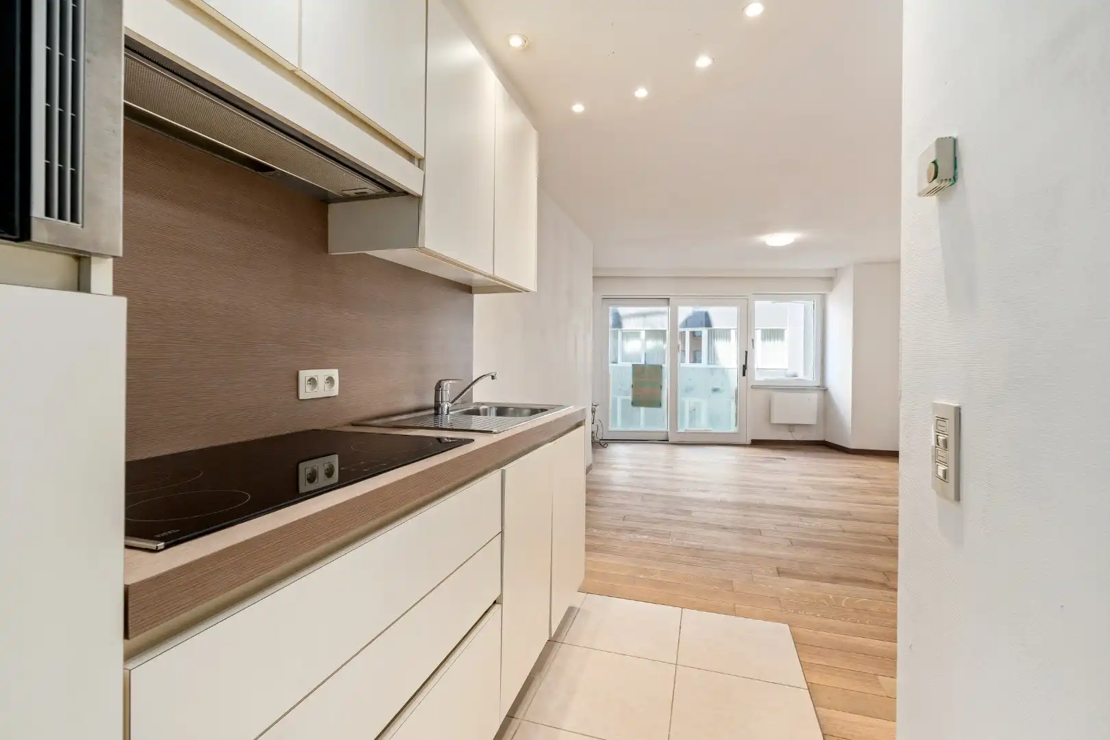 APPARTEMENT MET ZIJDELINGS ZEEZICHT IN CENTRUM  foto 9