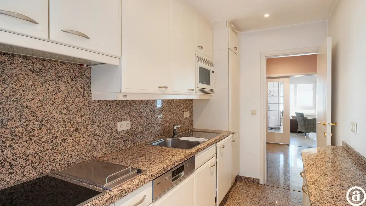 Ruim en breed appartement met zeezicht [Canada Square]. foto 18