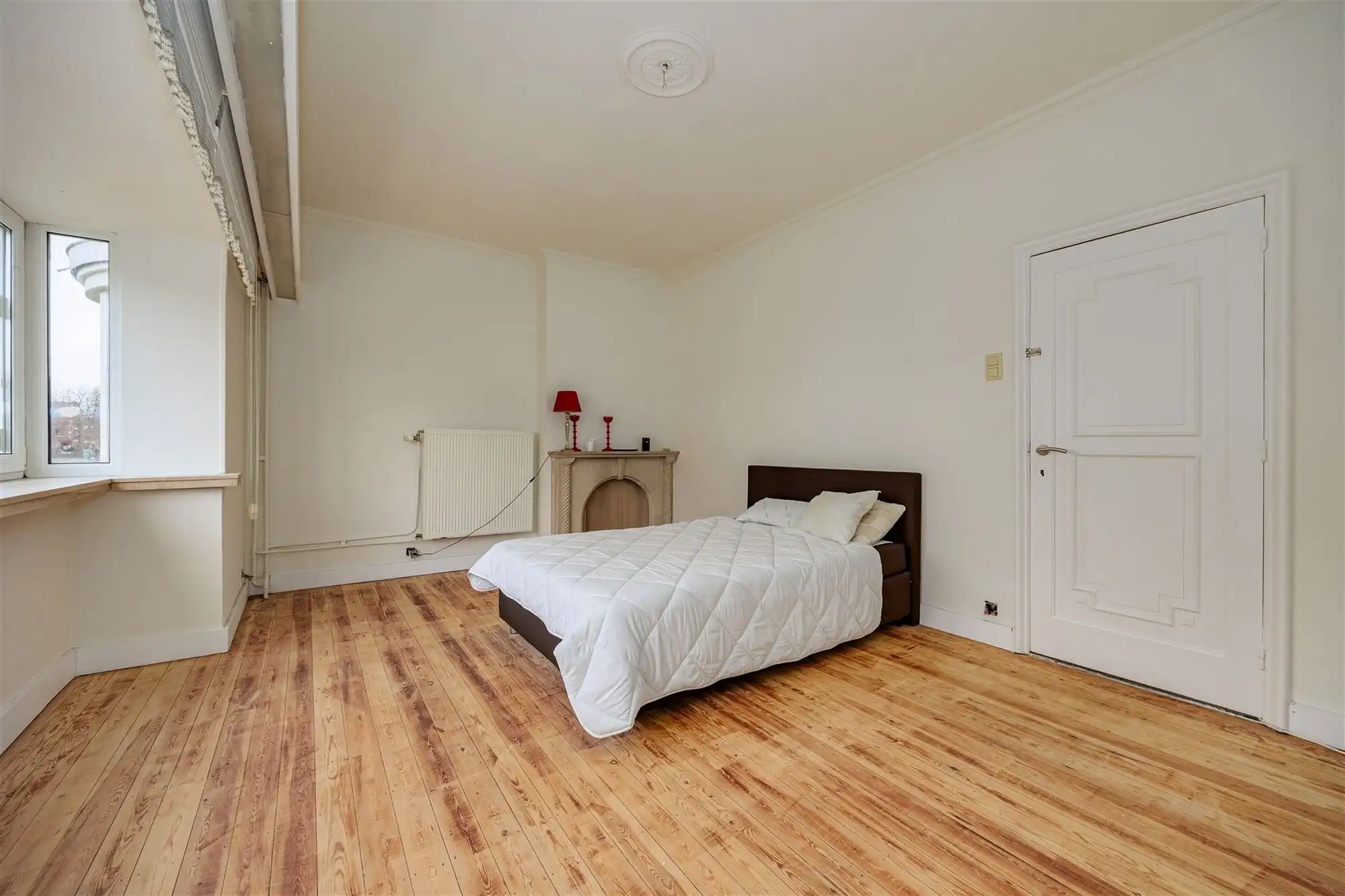 Instapklaar huis met magazijn in het centrum foto 20