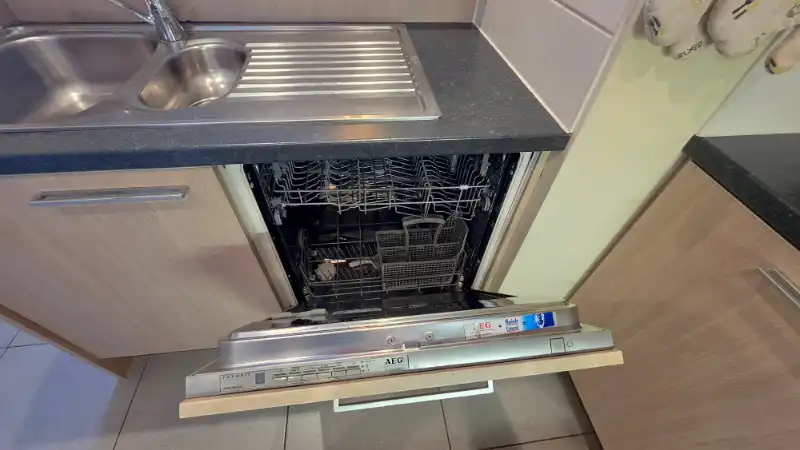 Unieke kans op de Zeedijk – Ruim 2-slaapkamerappartement aan een scherpe prijs! foto 5
