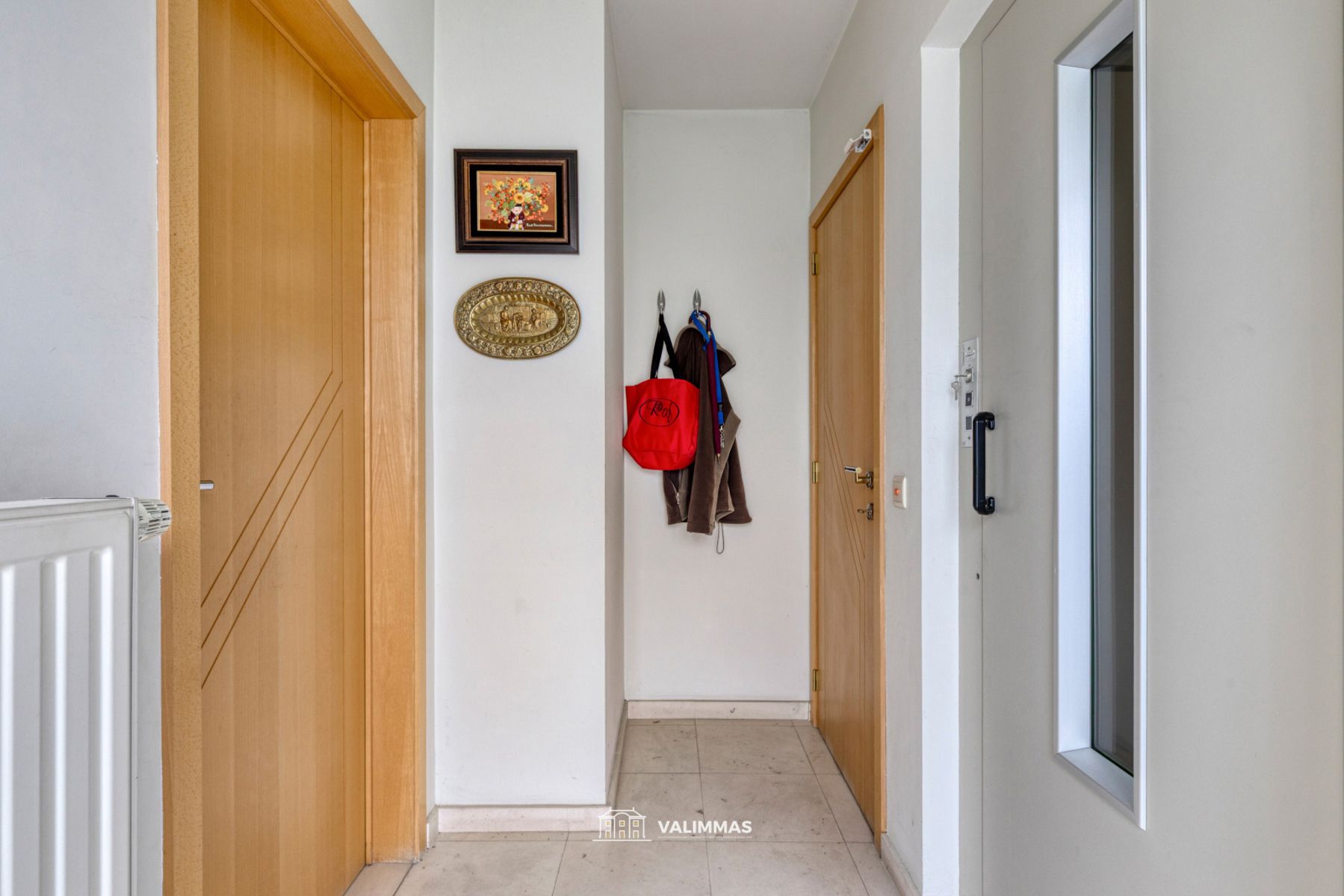 Residentieel gelegen driegevelwoning met garage, tuin...  foto 5